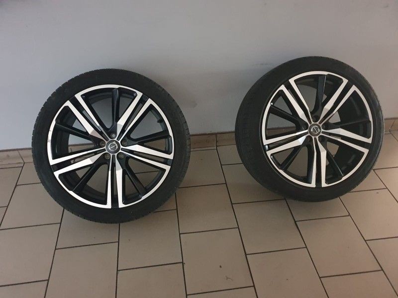 Odzyskane przez funkcjonariuszy KPP w Bolesławcu mienie