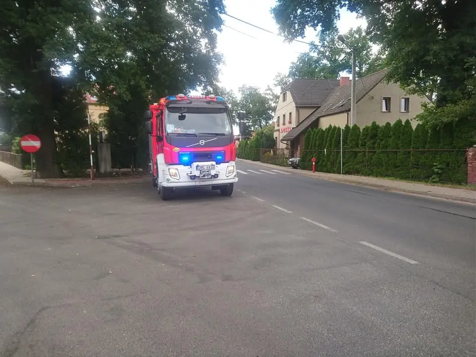 Akcja straży pożarnej w Gromadce (powiat bolesławiecki)