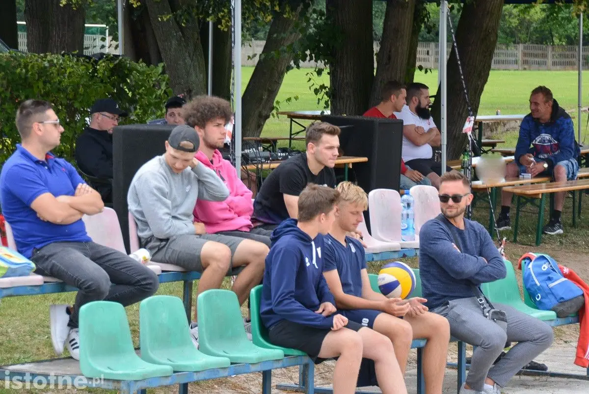 Turniej siatkówki na terenie Ośrodka Wodno-Sportowego w Bolesławcu