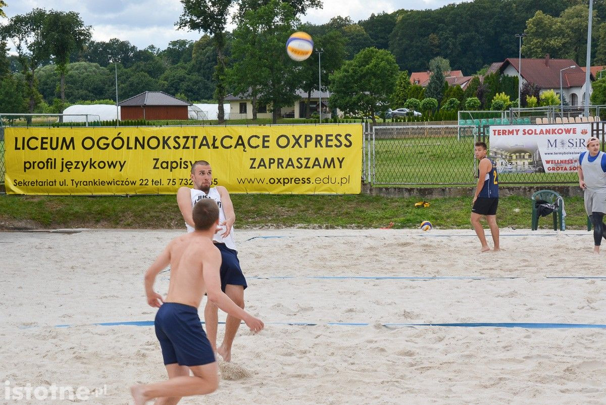 Turniej siatkówki na terenie Ośrodka Wodno-Sportowego w Bolesławcu
