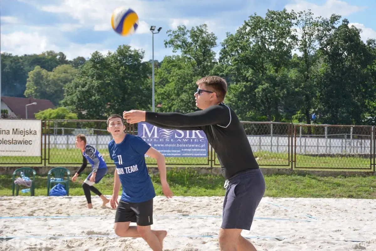 Turniej siatkówki na terenie Ośrodka Wodno-Sportowego w Bolesławcu