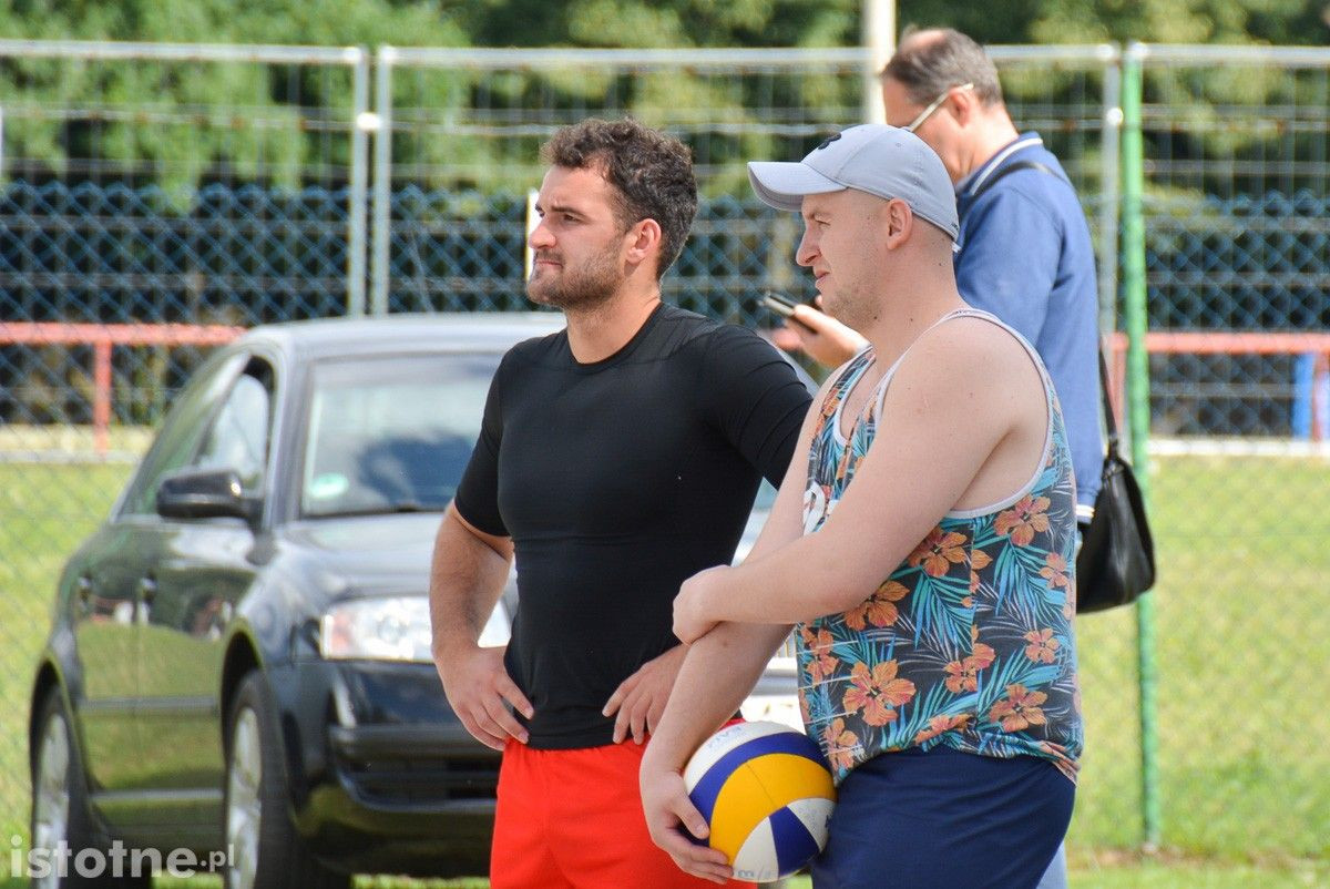 Turniej siatkówki na terenie Ośrodka Wodno-Sportowego w Bolesławcu