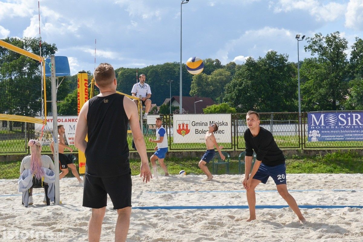 Turniej siatkówki na terenie Ośrodka Wodno-Sportowego w Bolesławcu