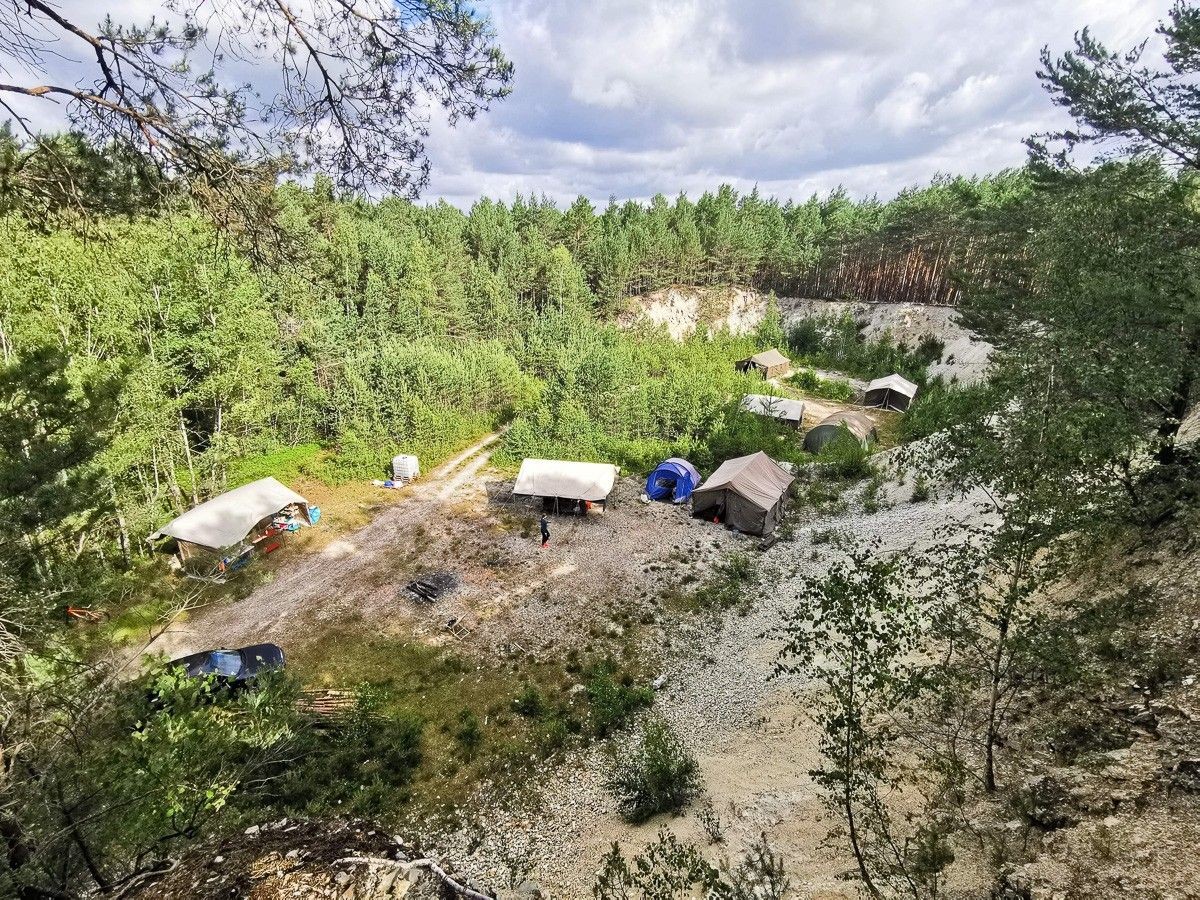 Harcerze z Hufca ZHP Bolesławiec na obozach w Krępnicy (gmina Bolesławiec), Kliczkowie oraz Osieczowie (gmina Osiecznica)