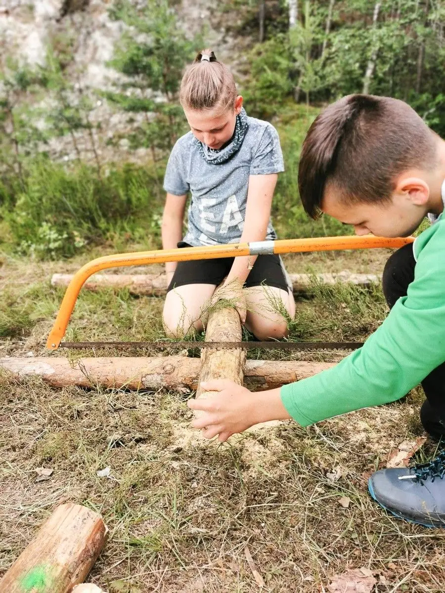 Harcerze z Hufca ZHP Bolesławiec na obozach w Krępnicy (gmina Bolesławiec), Kliczkowie oraz Osieczowie (gmina Osiecznica)
