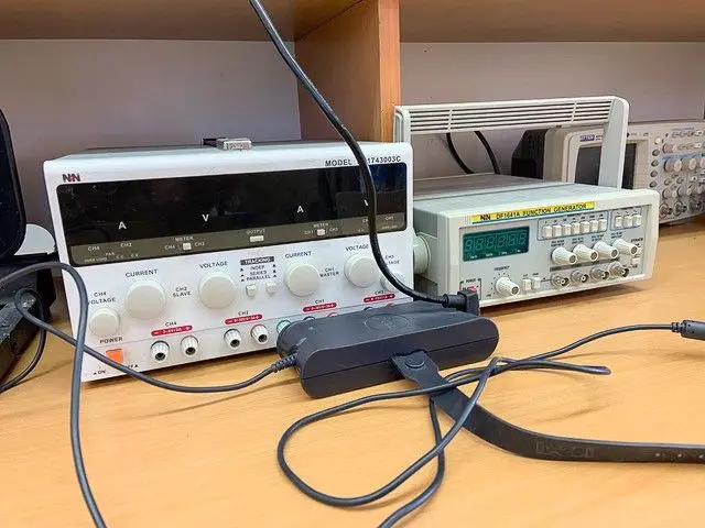 Wakacyjne zajęcia w Zespole Szkół Elektronicznych im. Ignacego Domeyki w Bolesławcu