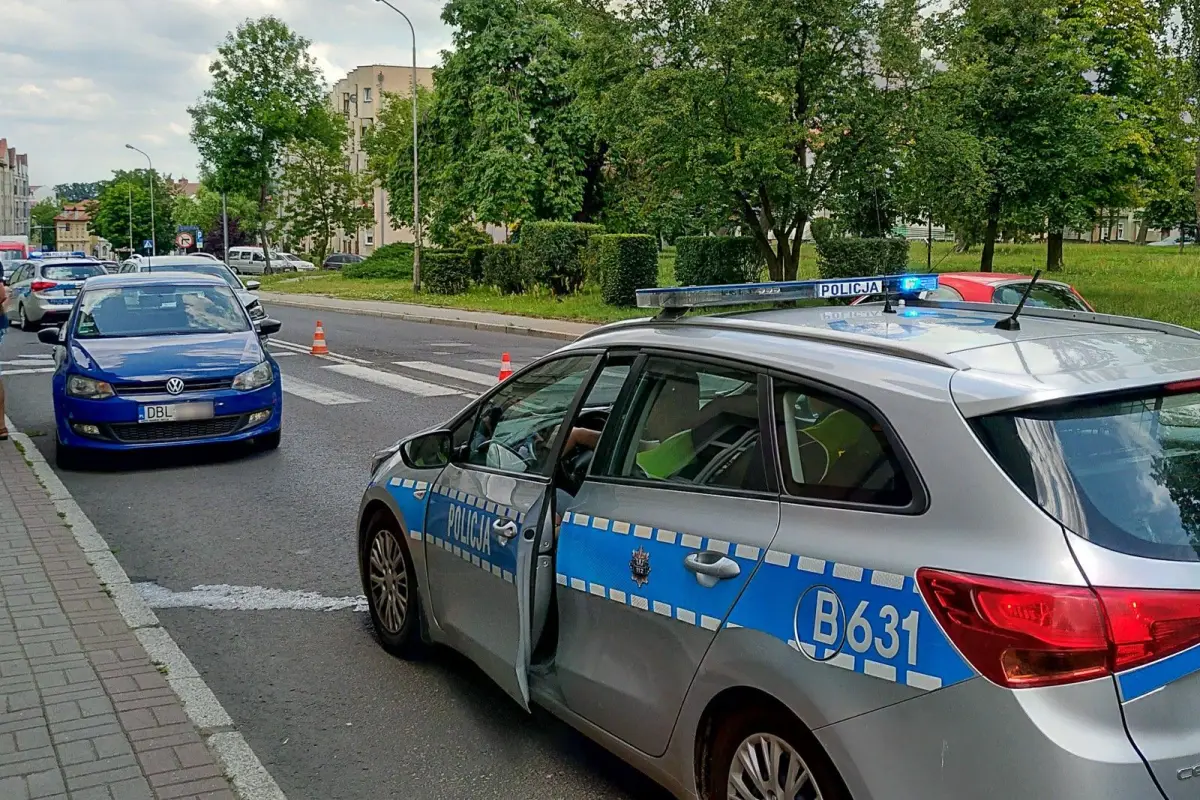 Auta po potrąceniu pieszej na ul. Garncarskiej