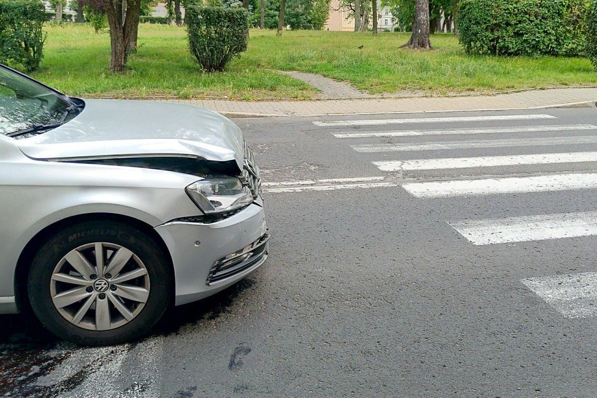 Auta po potrąceniu pieszej na ul. Garncarskiej