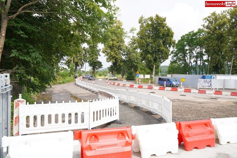Tymczasowy most w Lwówku Śląskim (połączył ul. Rybną z zajezdnią PKS)