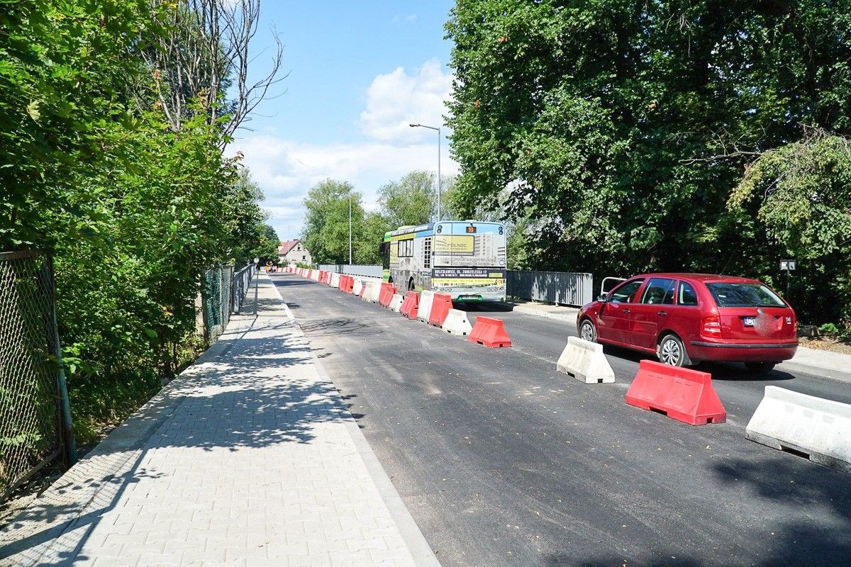 Prace remontowe przy moście przy ulicy Mostowej w Bolesławcu