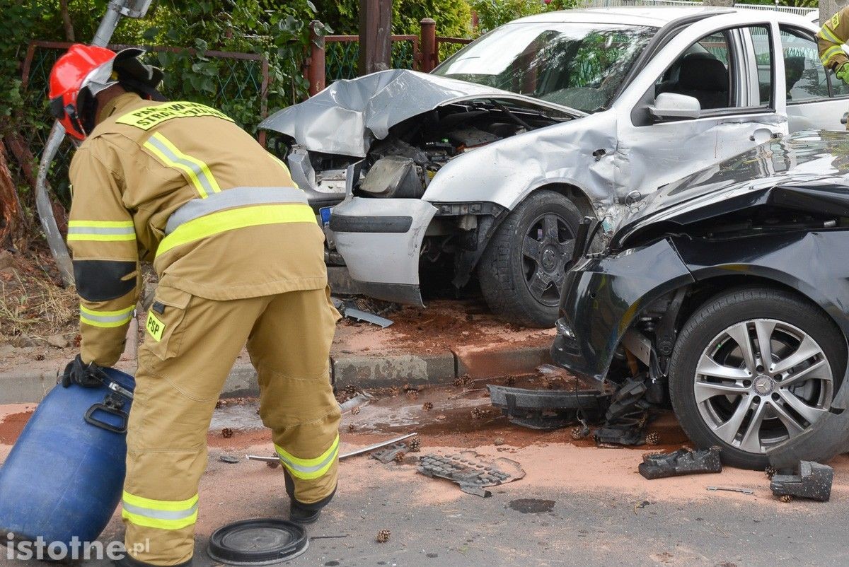 Zderzenie dwóch aut na Łąkowej w Bolesławcu