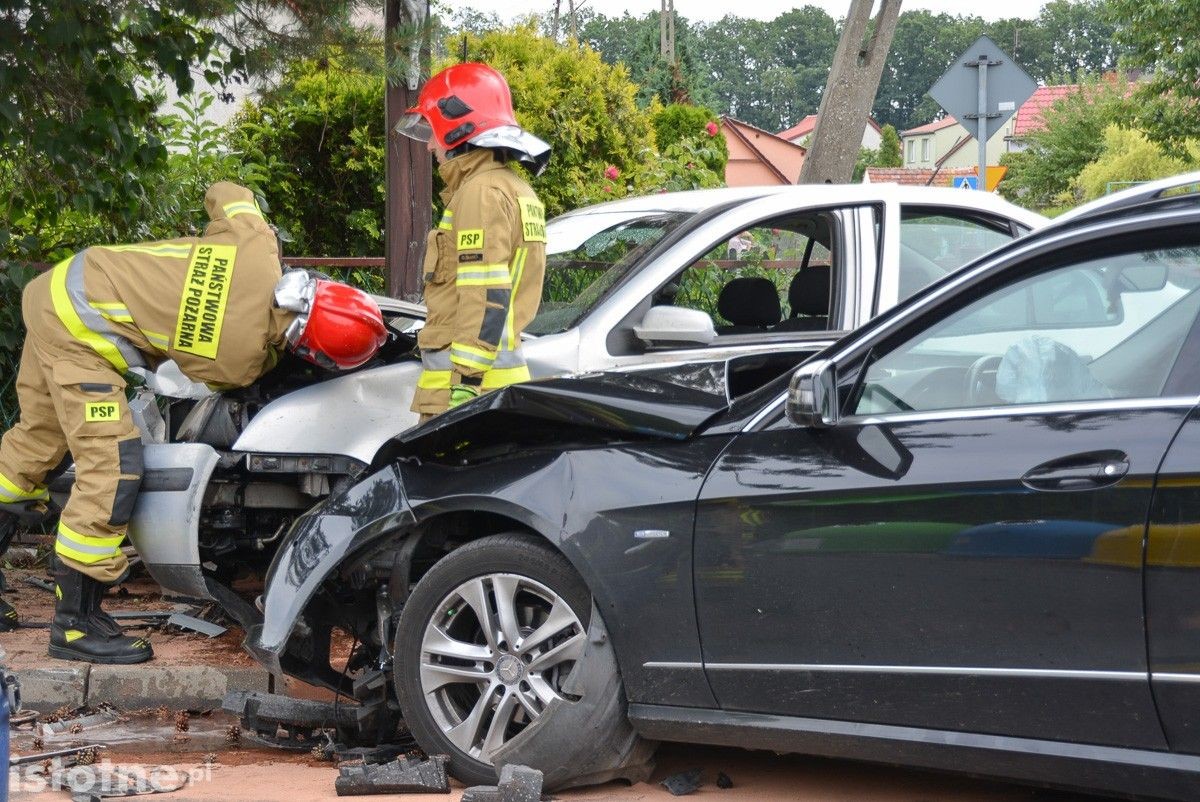 Zderzenie dwóch aut na Łąkowej w Bolesławcu