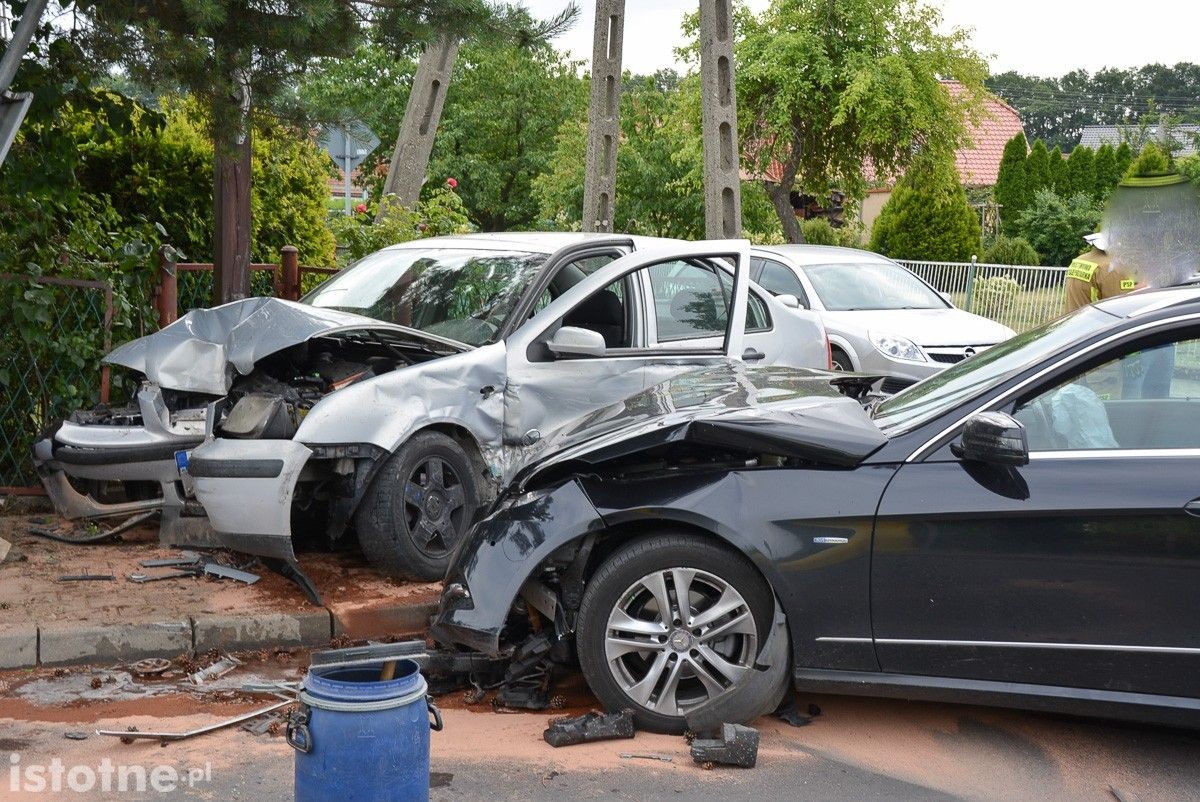 Zderzenie dwóch aut na Łąkowej w Bolesławcu