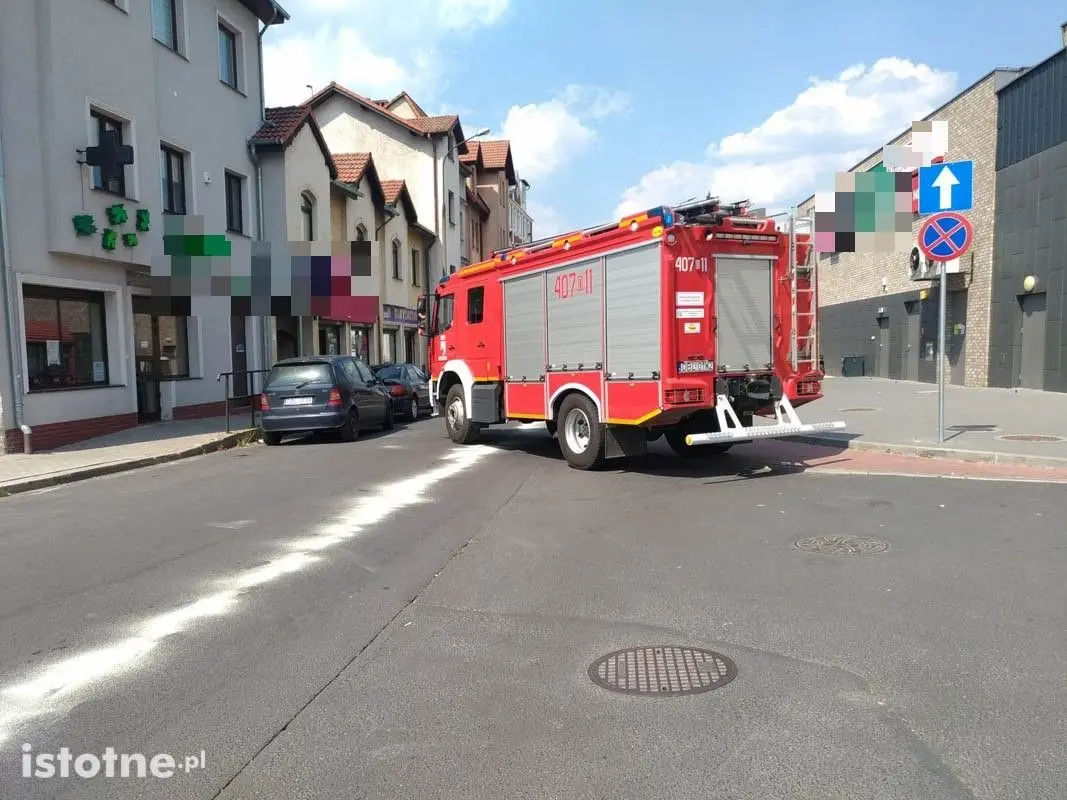 Tłusta plama na drogach w centrum Bolesławca