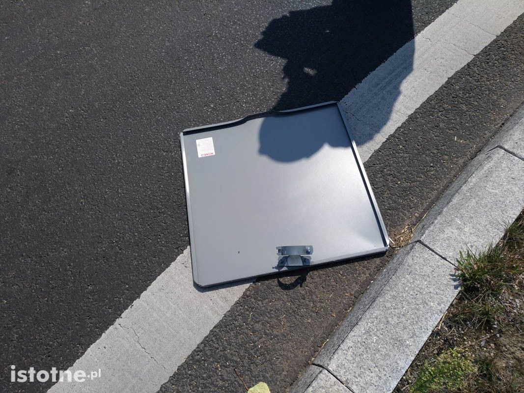 Ford uderzył w barierki przy rondzie im. Witosa