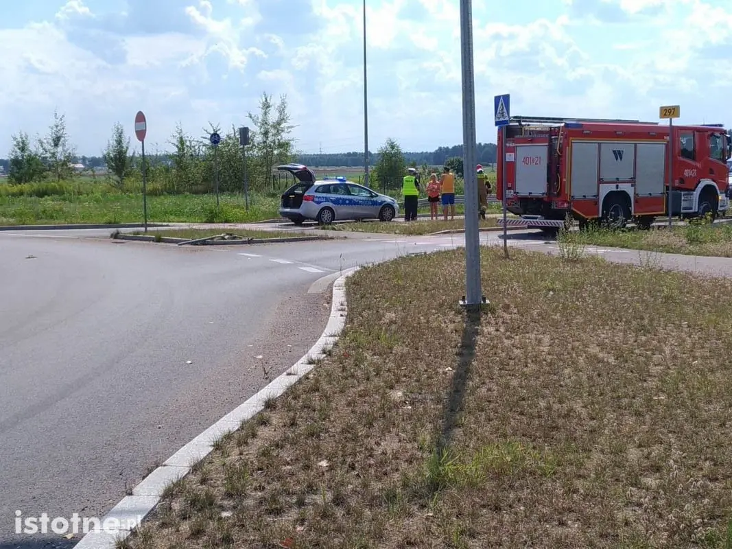 Ford uderzył w barierki przy rondzie im. Witosa
