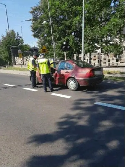 Akcja policjantów z Bolesławca i sokistów na przejeździe kolejowym