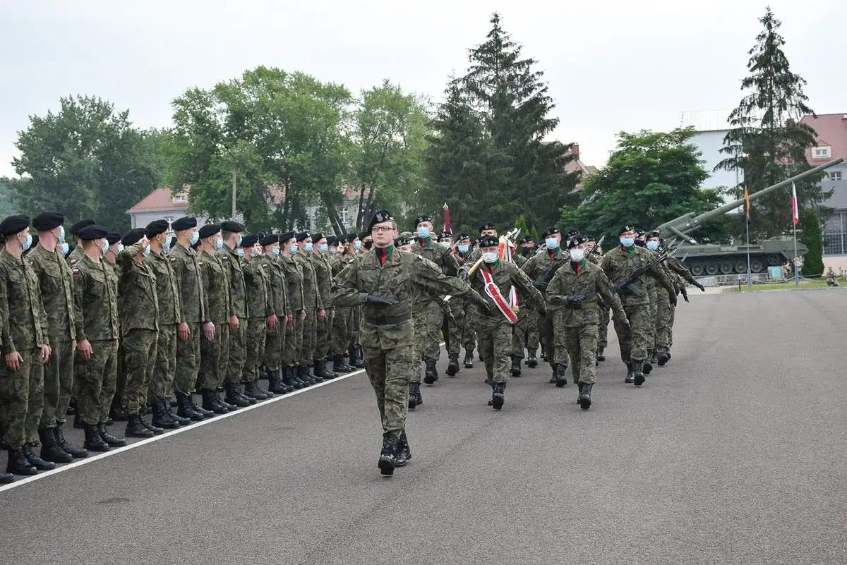 Święto Wojska Polskiego w 23 Pułku Artylerii w Bolesławcu