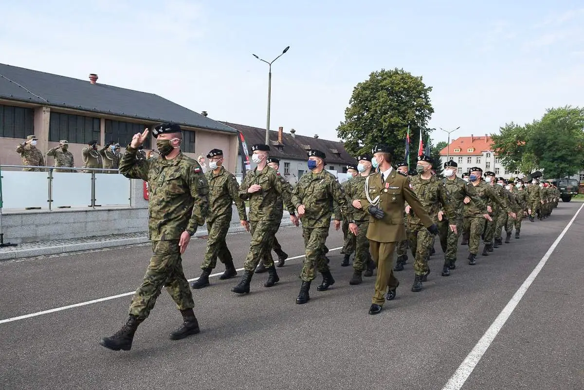 Święto Wojska Polskiego w 23 Pułku Artylerii w Bolesławcu