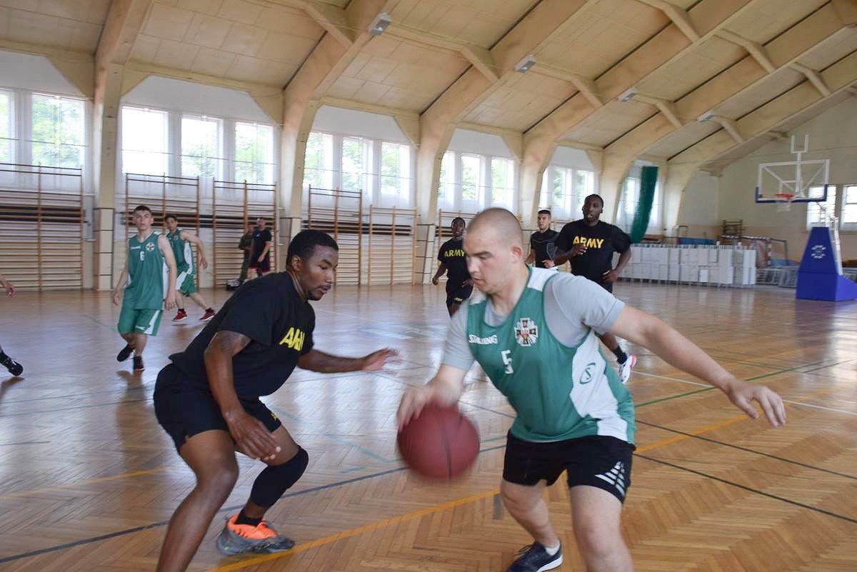 Święto Wojska Polskiego w 23 Pułku Artylerii w Bolesławcu