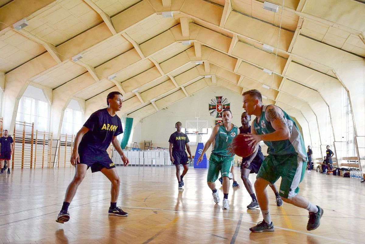 Święto Wojska Polskiego w 23 Pułku Artylerii w Bolesławcu