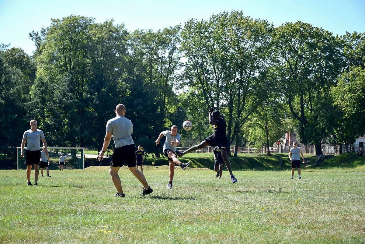 Święto Wojska Polskiego w 23 Pułku Artylerii w Bolesławcu