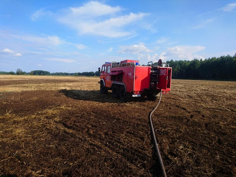 Akcja straży pożarnej w Nowej Kuźni (gmina Gromadka, powiat bolesławiecki)