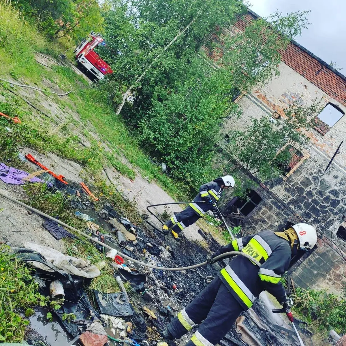 Pożar w byłej klinkierni w Nowogrodźcu (powiat bolesławiecki)