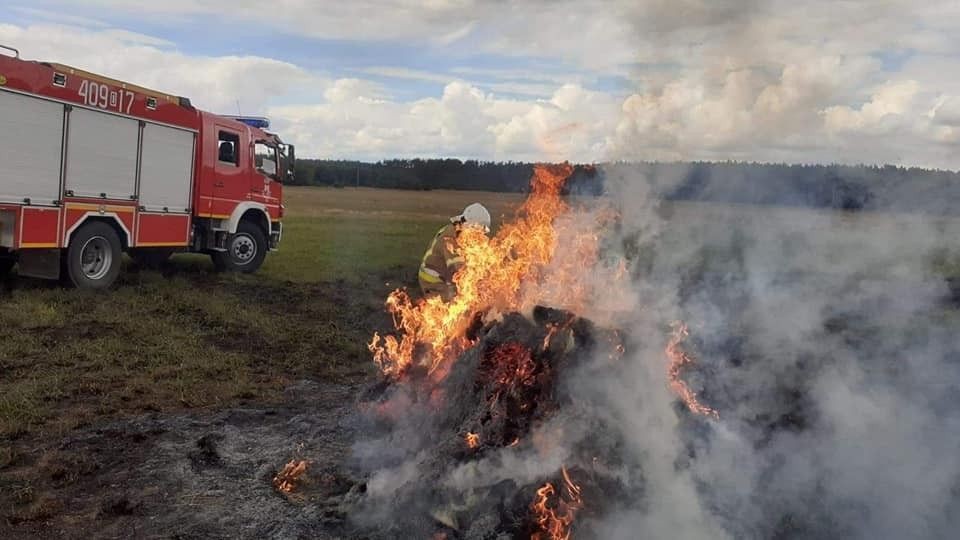 Akcja straży pożarnej w Nowej Wsi (gmina Bolesławiec, powiat bolesławiecki)