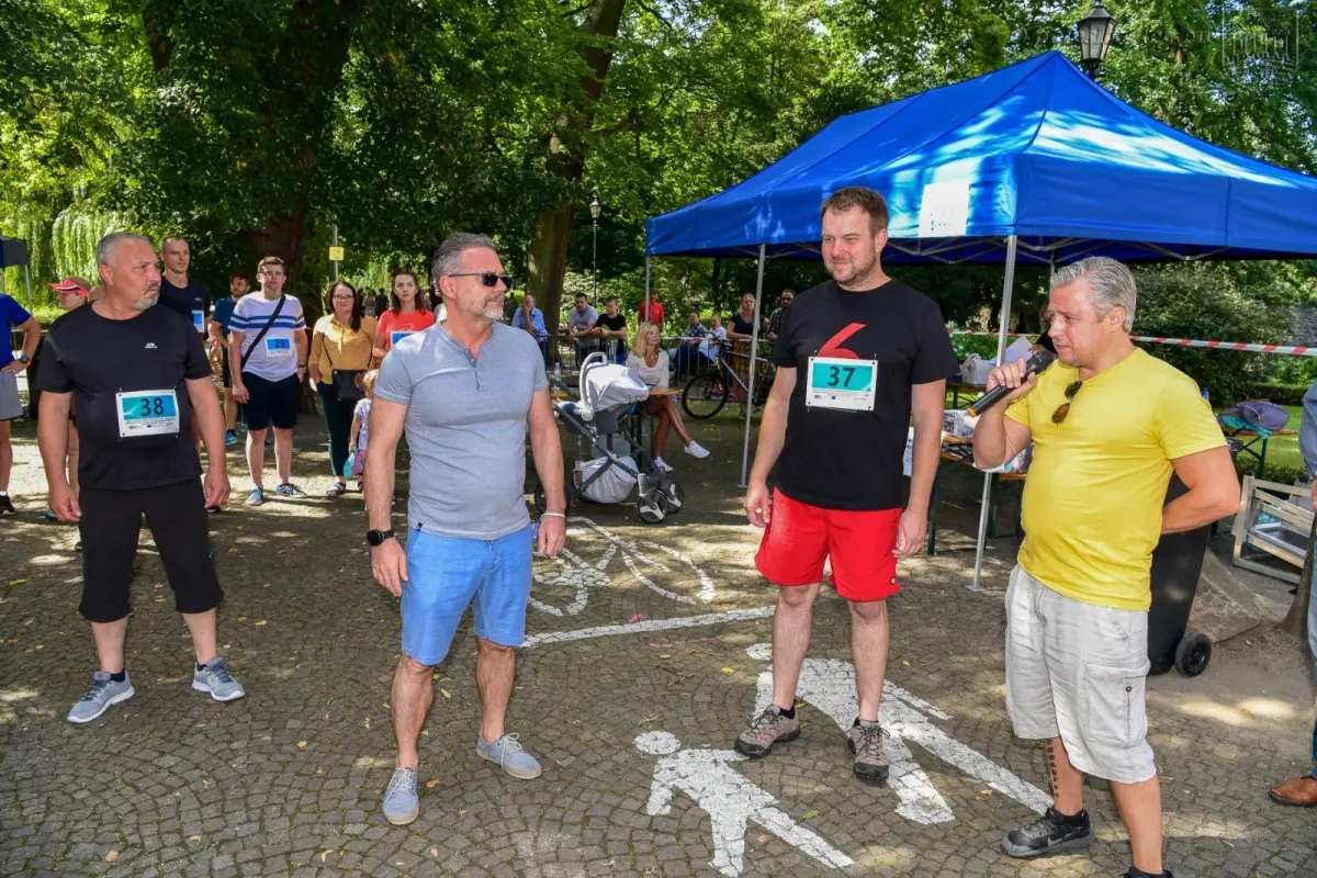 „Bieg po ceramiczną filiżankę – bieg po schodach” w Bolesławcu