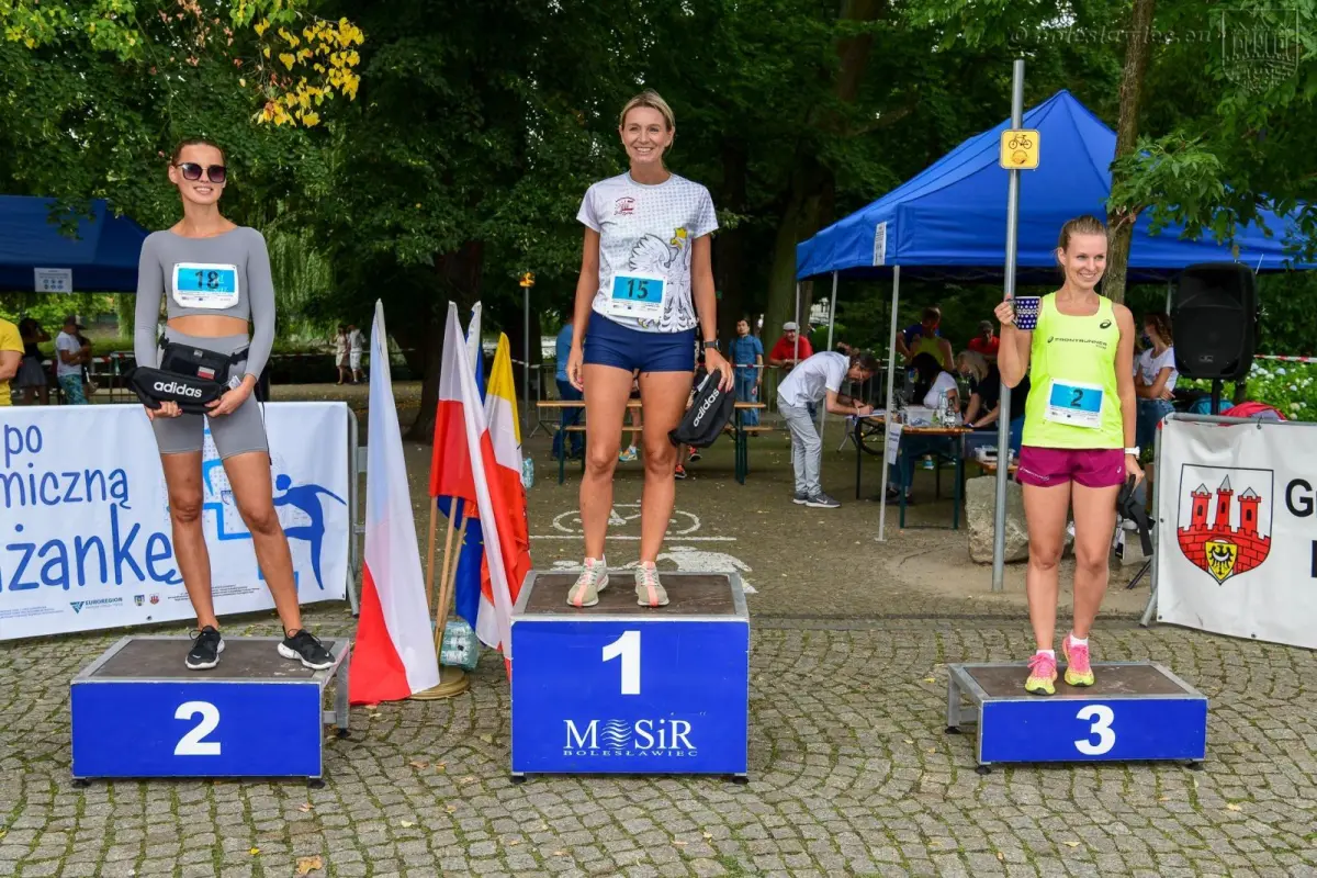 „Bieg po ceramiczną filiżankę – bieg po schodach” w Bolesławcu