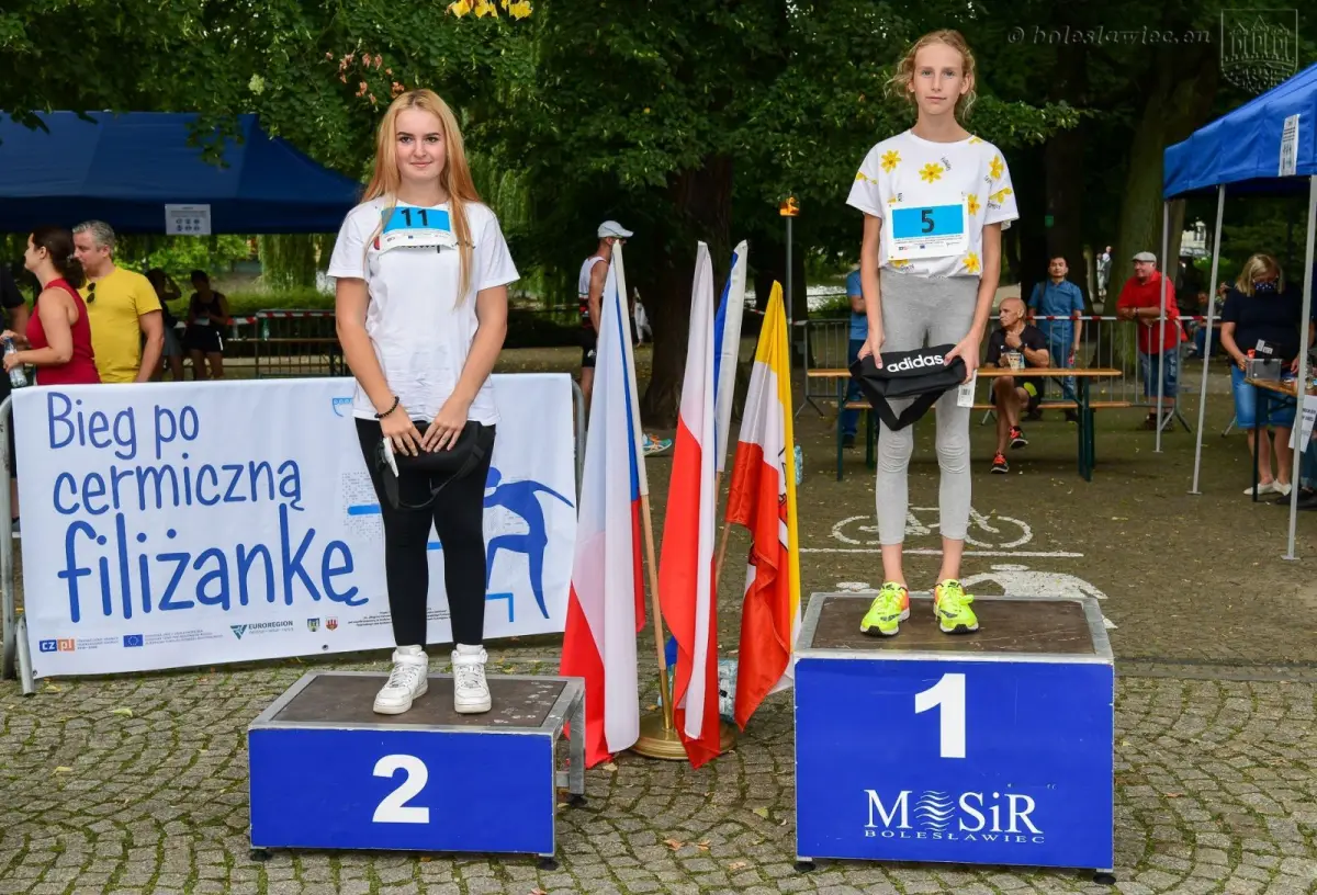 „Bieg po ceramiczną filiżankę – bieg po schodach” w Bolesławcu