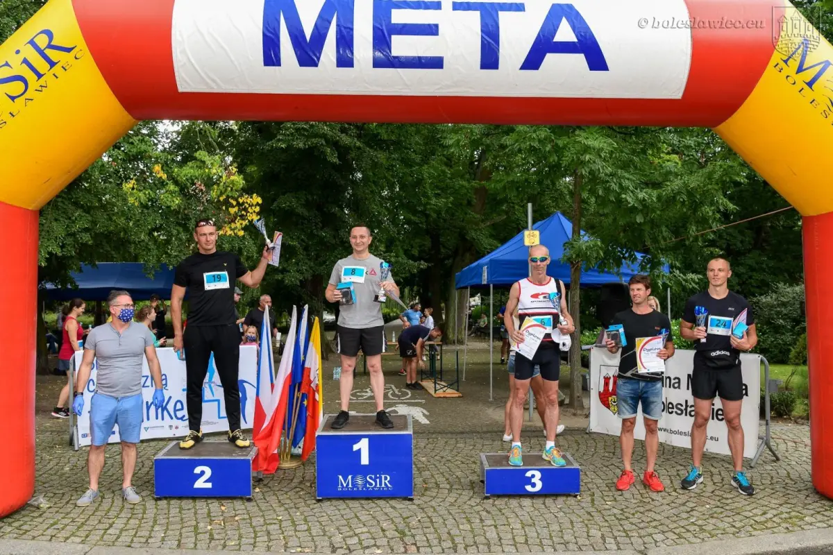 „Bieg po ceramiczną filiżankę – bieg po schodach” w Bolesławcu