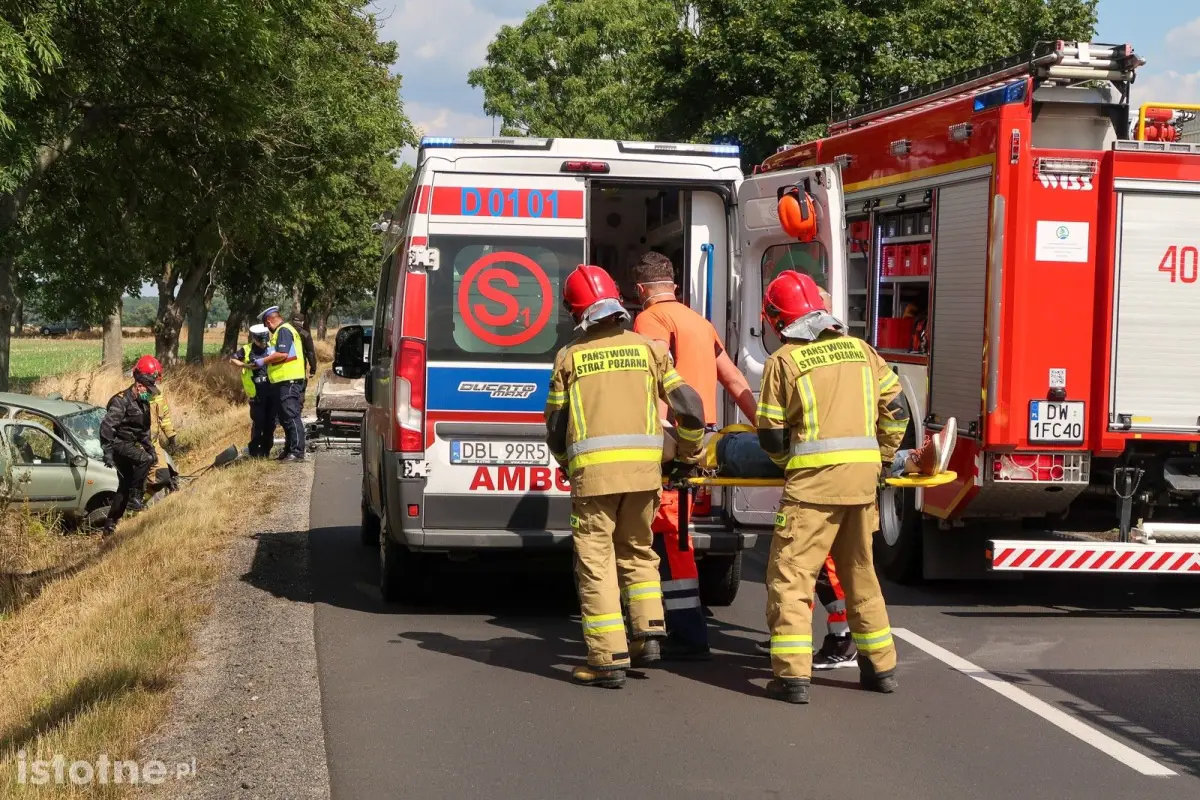 Czołowe zderzenie koło Chościszowic