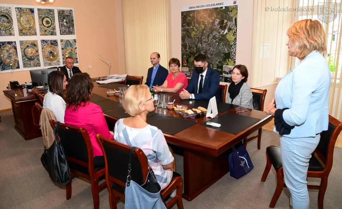 Wręczenie aktów powierzenia stanowiska dyrektora szkoły, a także aktów nadania stopnia nauczyciela mianowanego