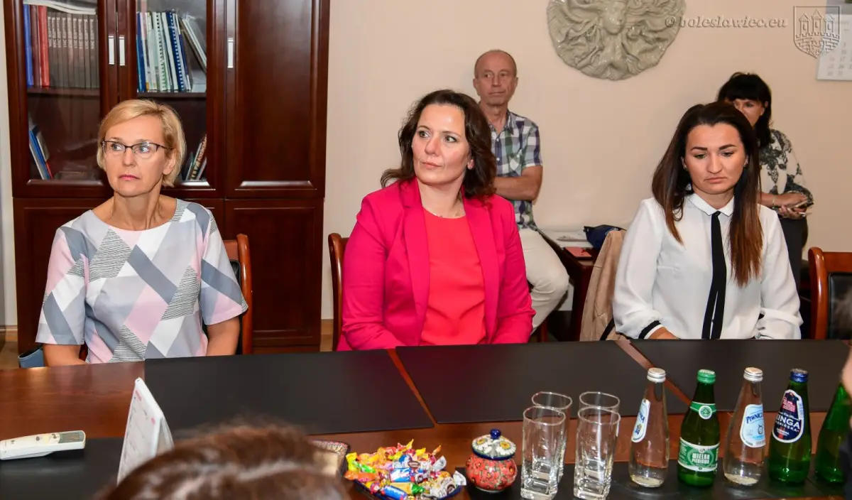 Wręczenie aktów powierzenia stanowiska dyrektora szkoły, a także aktów nadania stopnia nauczyciela mianowanego
