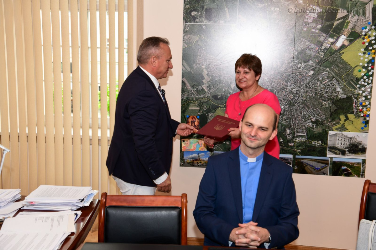 Wręczenie aktów powierzenia stanowiska dyrektora szkoły, a także aktów nadania stopnia nauczyciela mianowanego