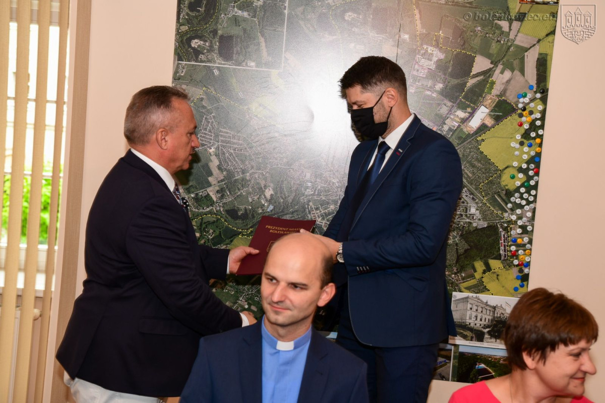 Wręczenie aktów powierzenia stanowiska dyrektora szkoły, a także aktów nadania stopnia nauczyciela mianowanego