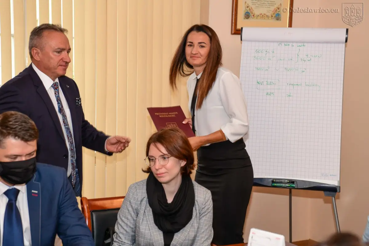 Wręczenie aktów powierzenia stanowiska dyrektora szkoły, a także aktów nadania stopnia nauczyciela mianowanego