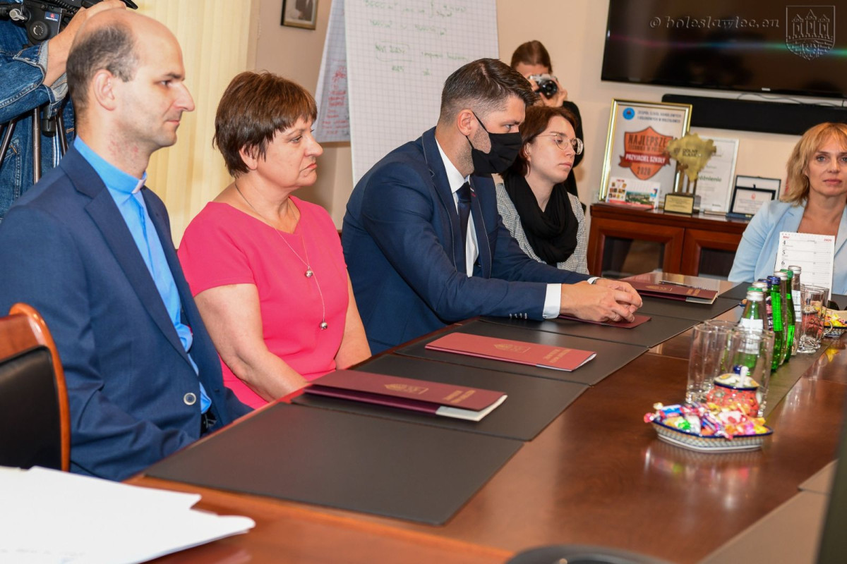 Wręczenie aktów powierzenia stanowiska dyrektora szkoły, a także aktów nadania stopnia nauczyciela mianowanego