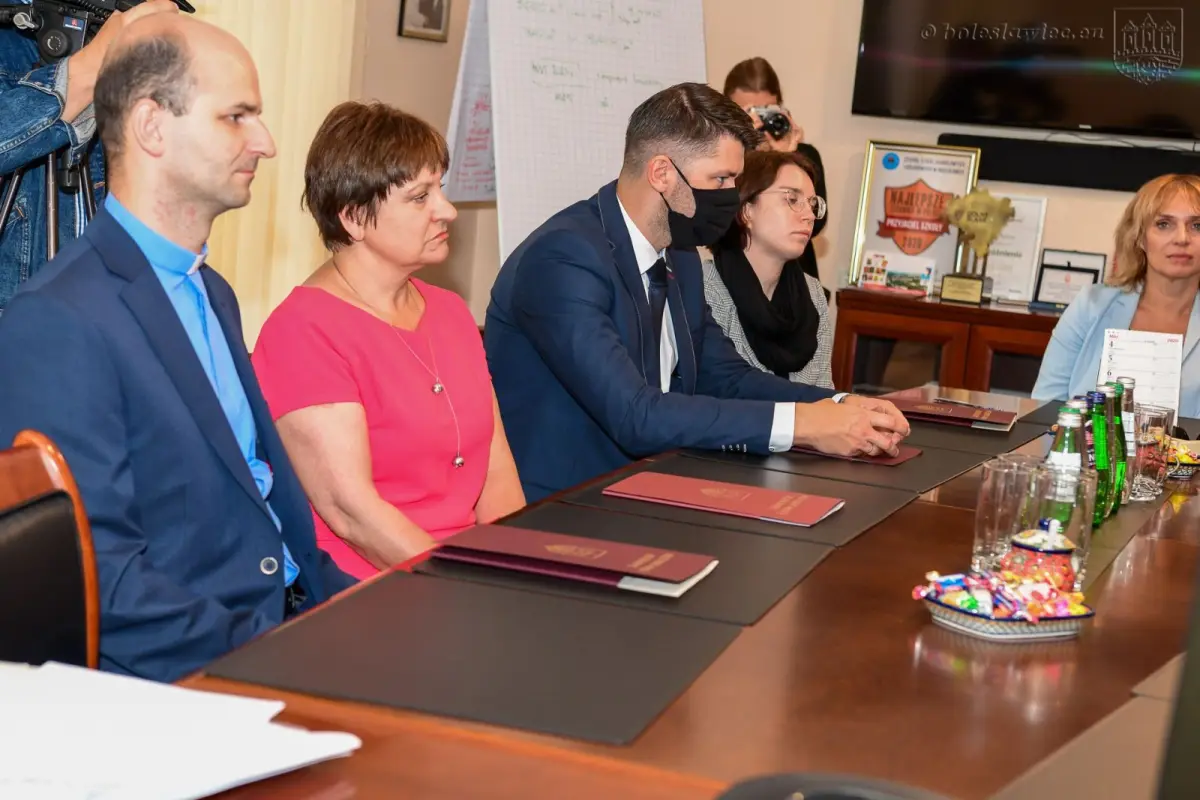 Wręczenie aktów powierzenia stanowiska dyrektora szkoły, a także aktów nadania stopnia nauczyciela mianowanego