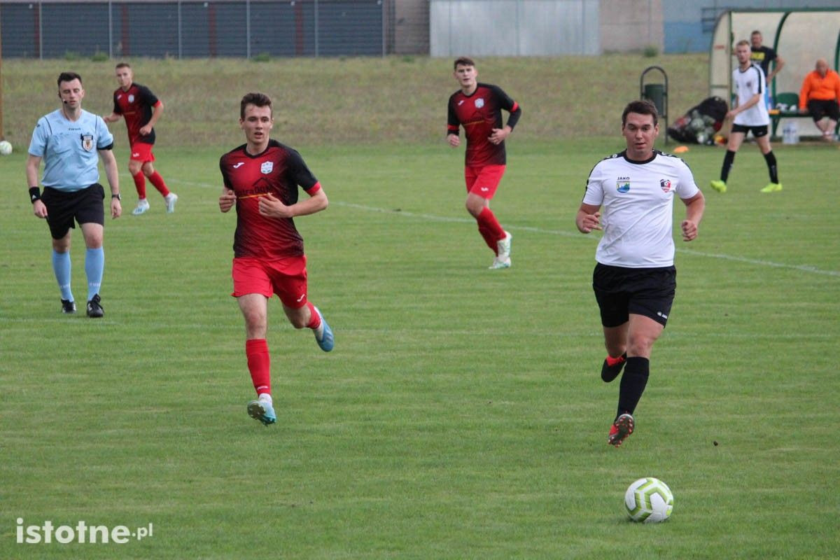 BKS wygrywa z Twardym Świętoszów