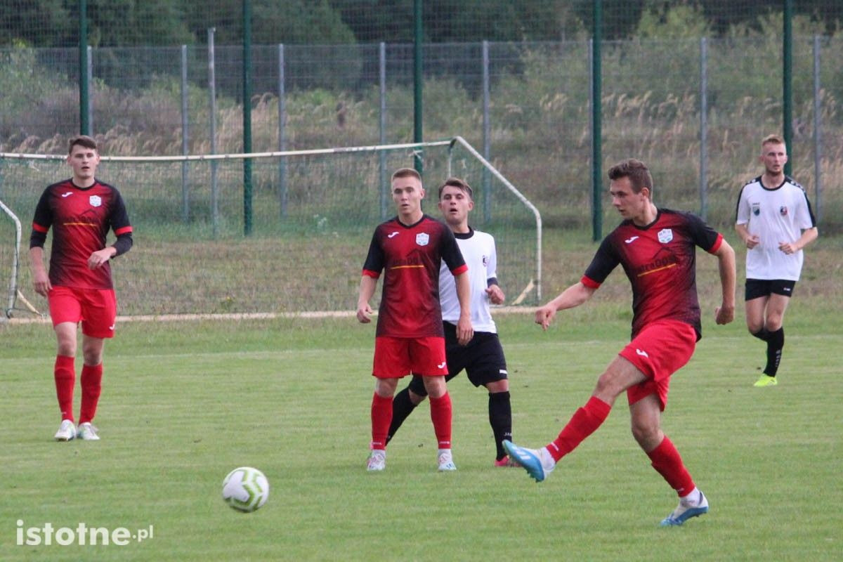 BKS wygrywa z Twardym Świętoszów