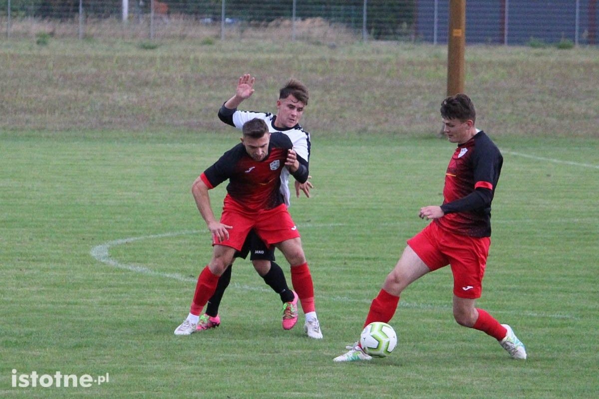 BKS wygrywa z Twardym Świętoszów