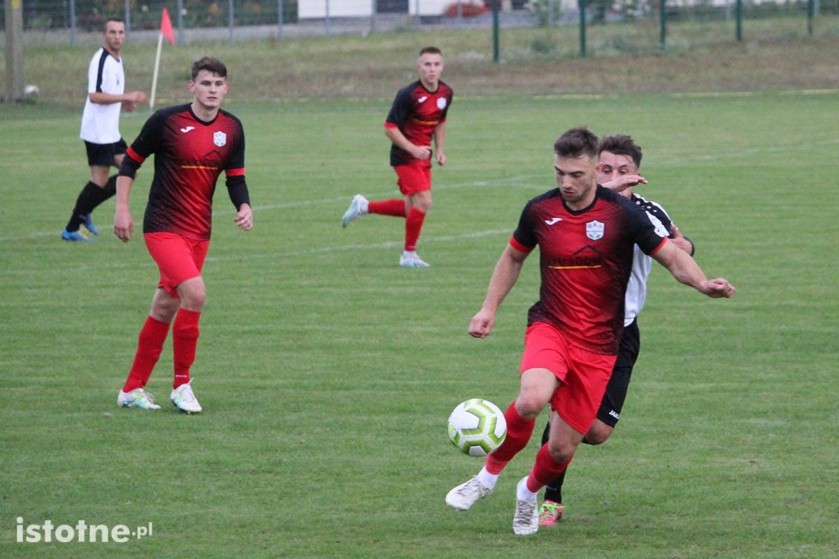 BKS wygrywa z Twardym Świętoszów