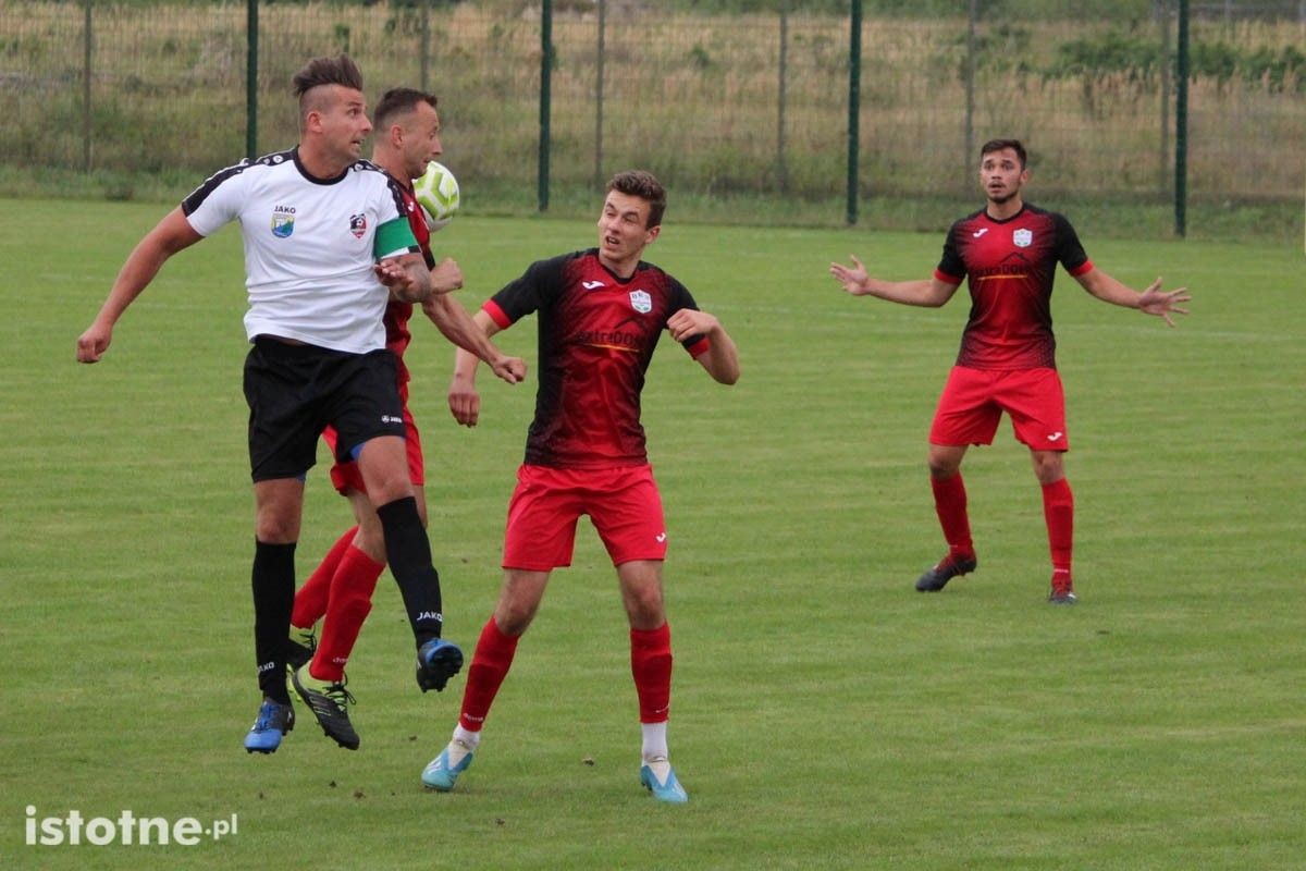 BKS wygrywa z Twardym Świętoszów