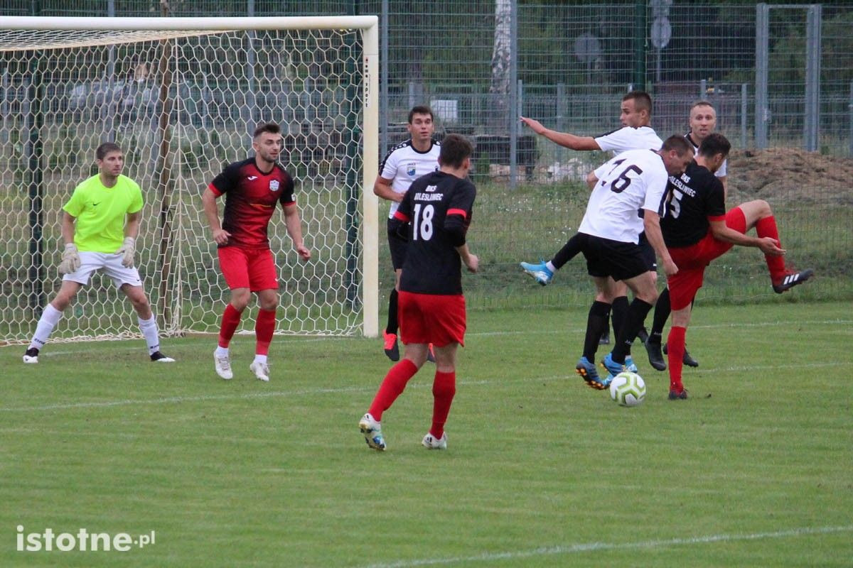 BKS wygrywa z Twardym Świętoszów