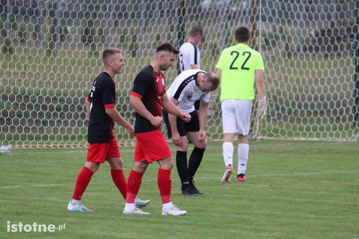 BKS wygrywa z Twardym Świętoszów