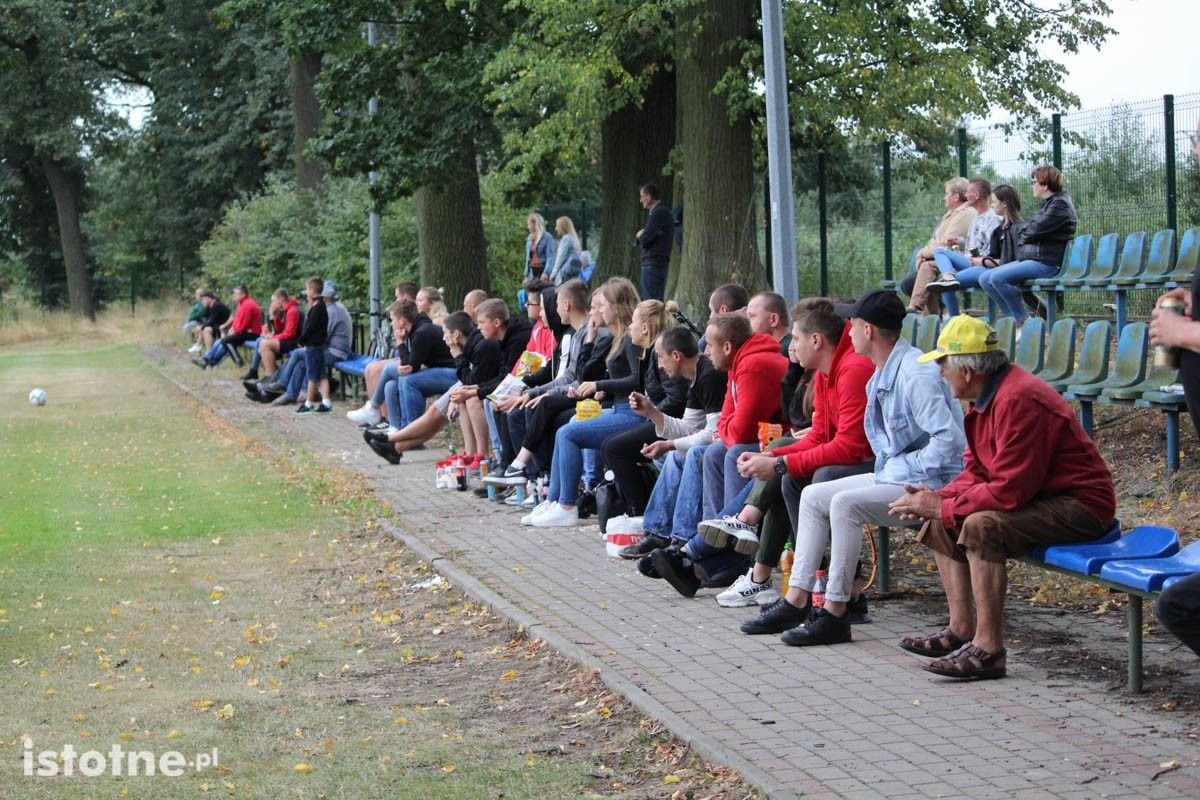 Sparta Zebrzydowa wygrywa w Łaziskach