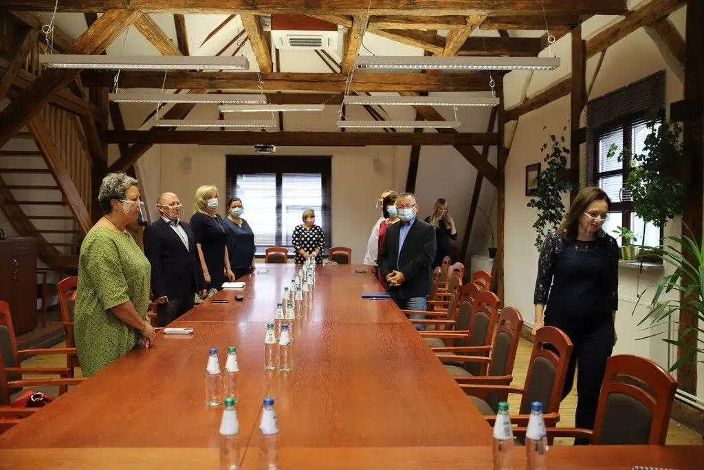 Spotkanie wójta Andrzeja Dutkowskiego z przedstawicielami placówek oświatowych w gminie Bolesławiec